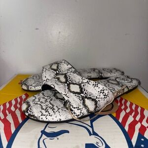 Womens Solei Sea sandals size 6